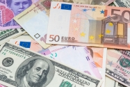 Эксперты ждут новых антирекордов евро к доллару