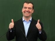 Медведев предсказал цену на нефть дороже $300–400 за баррель из-за мер G7